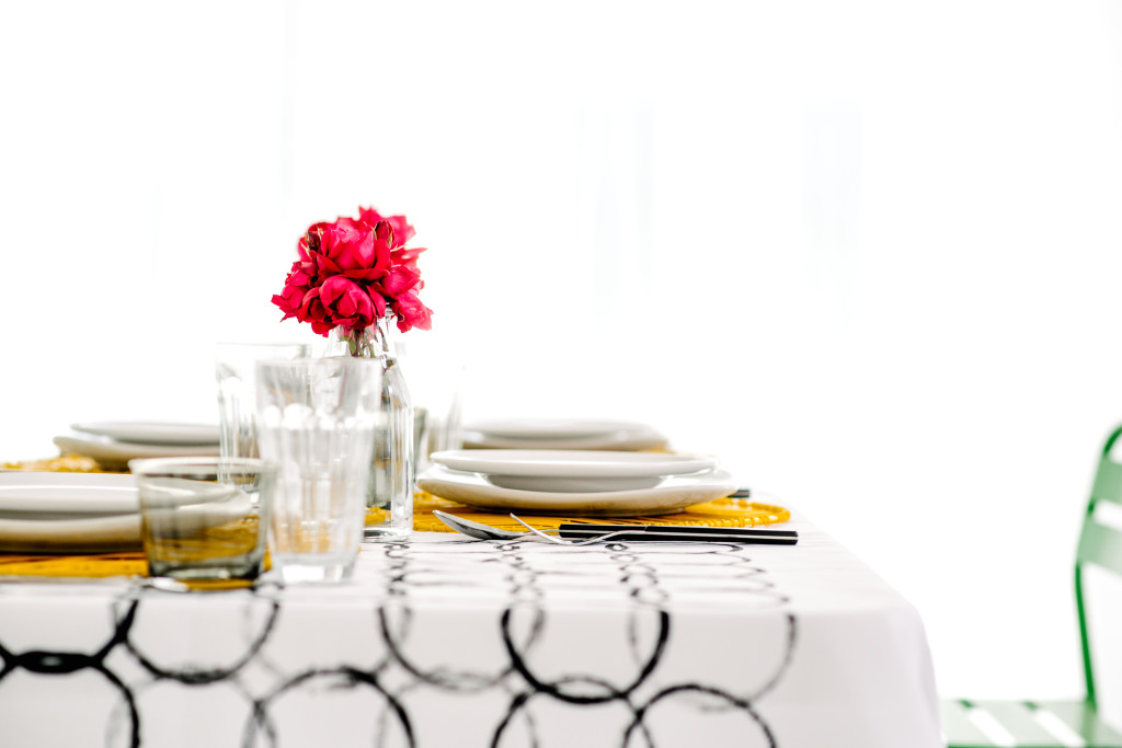 DIY Graphic Print Tablecloth