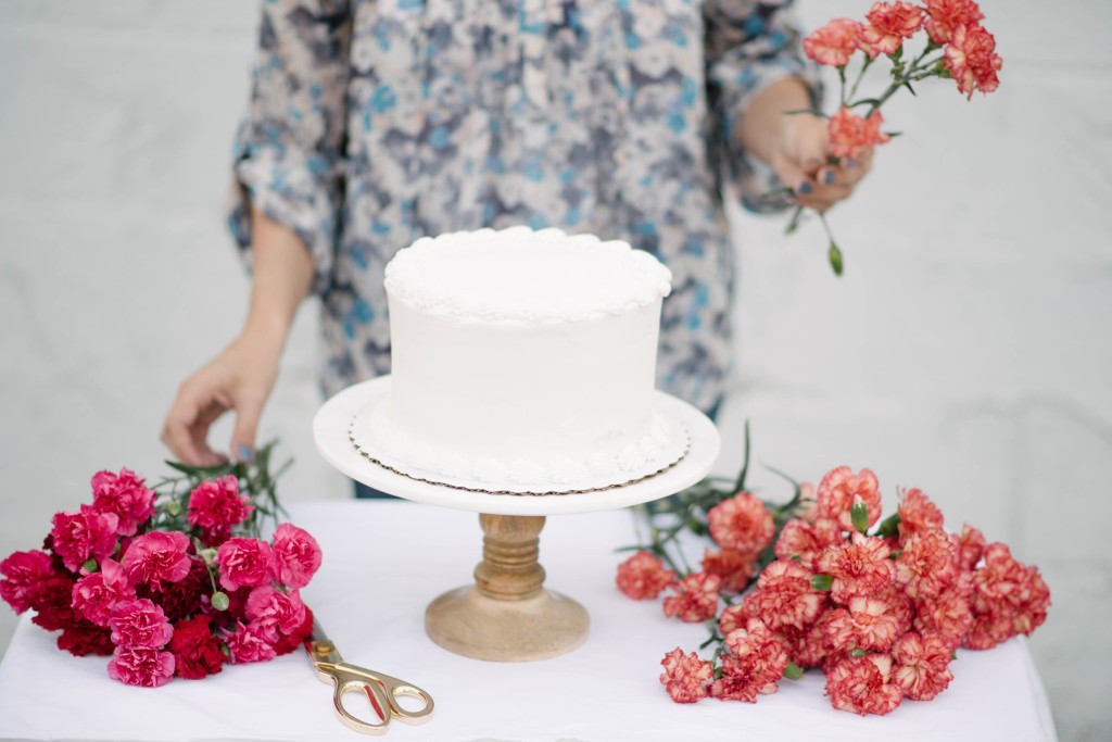 DIY Fresh Floral Cake Topper