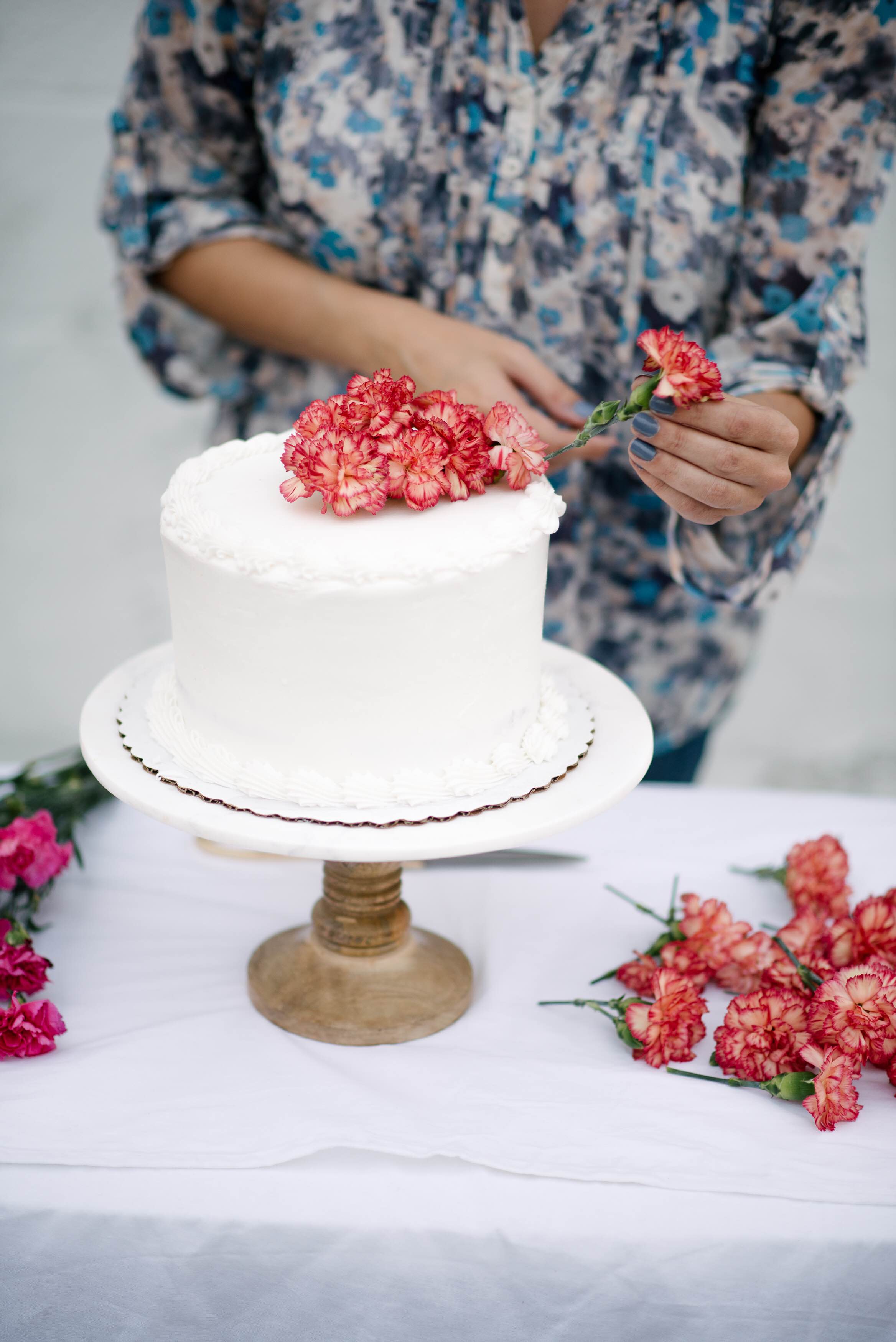 diy-fresh-floral-cake-topper-let-s-mingle-blog