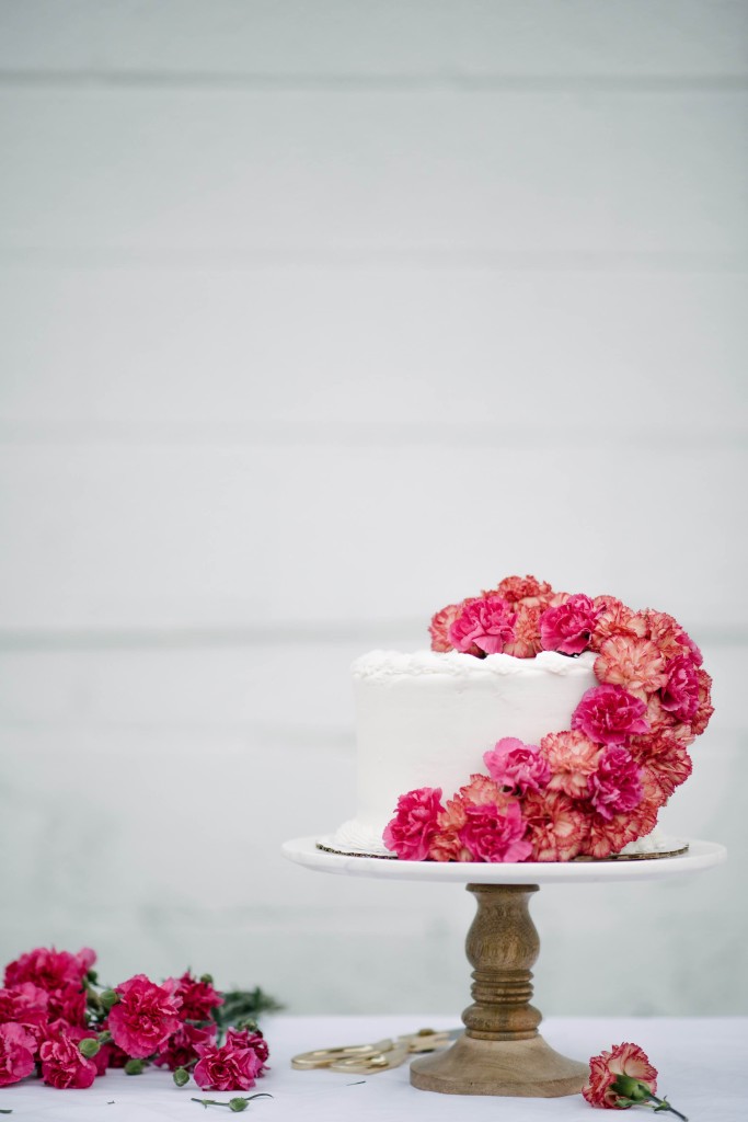 DIY Fresh Floral Cake Topper - Let's Mingle Blog