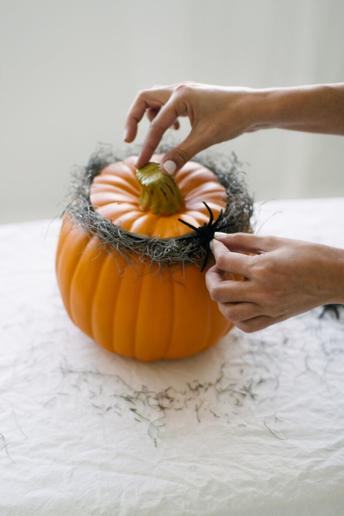 DIY Spider Pumpkins