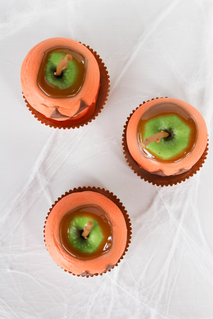 Jack O' Lantern Caramel Apples