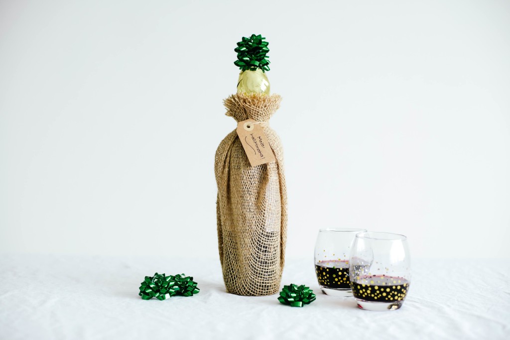 Pineapple Wine Bottle Topper