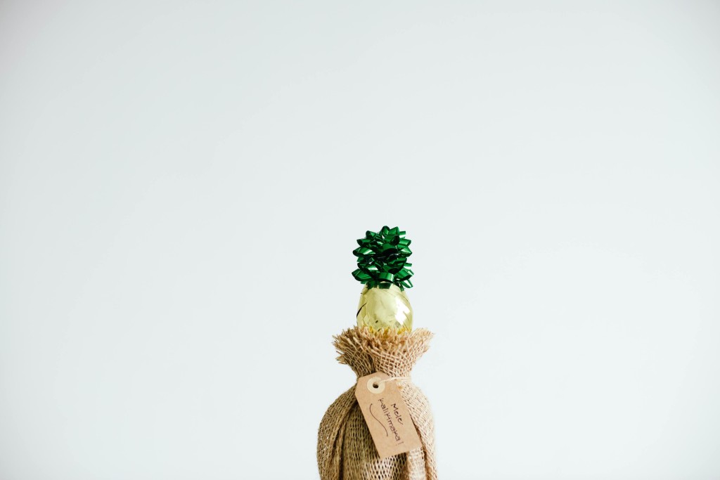 Pineapple Wine Bottle Topper