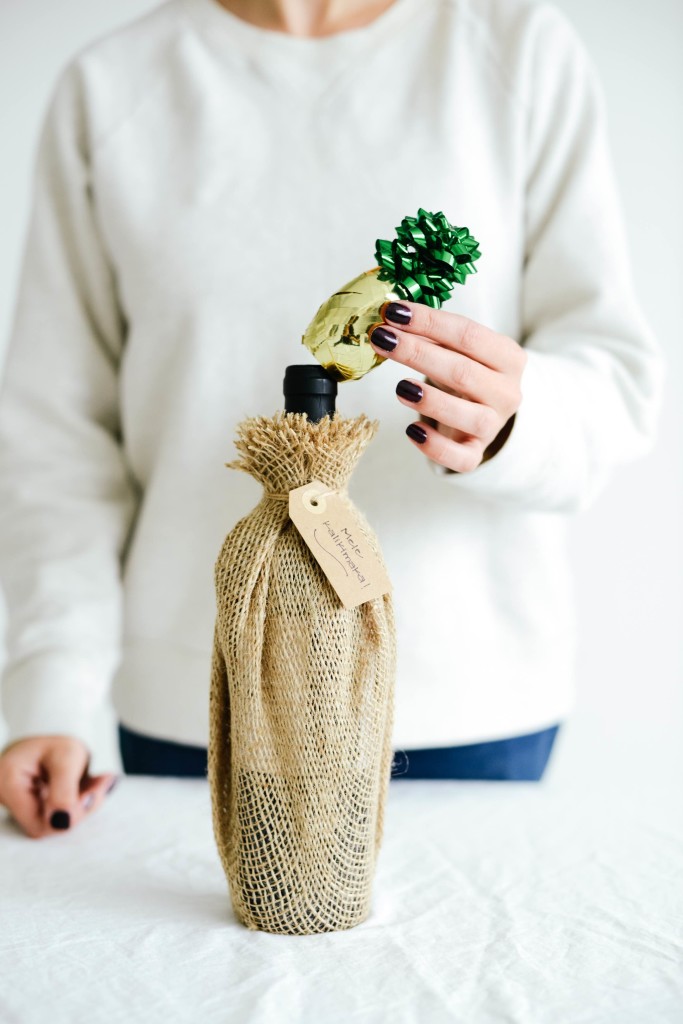 Pineapple Wine Bottle Topper