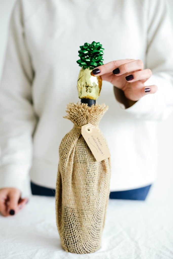 Pineapple Wine Bottle Topper