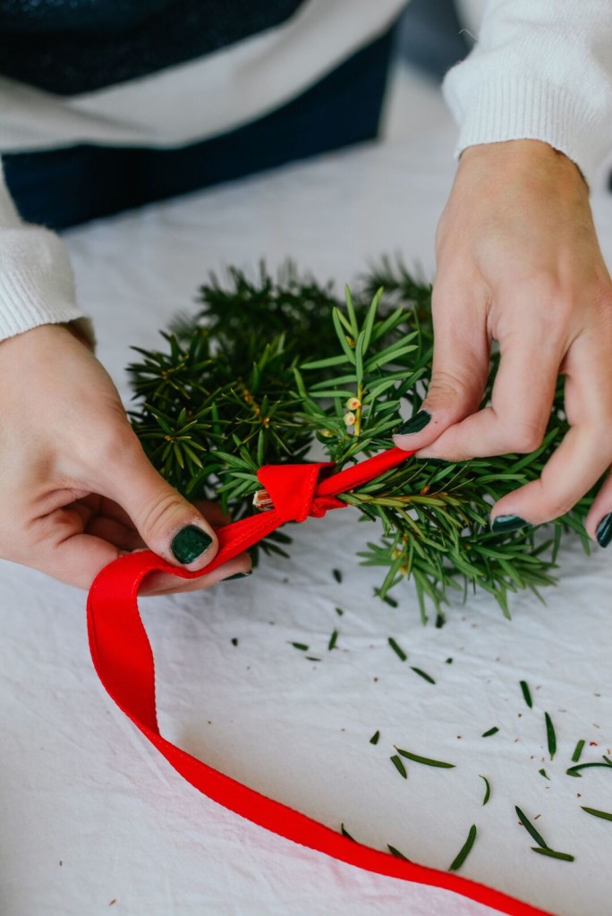 Easy Holiday Chair Wreaths