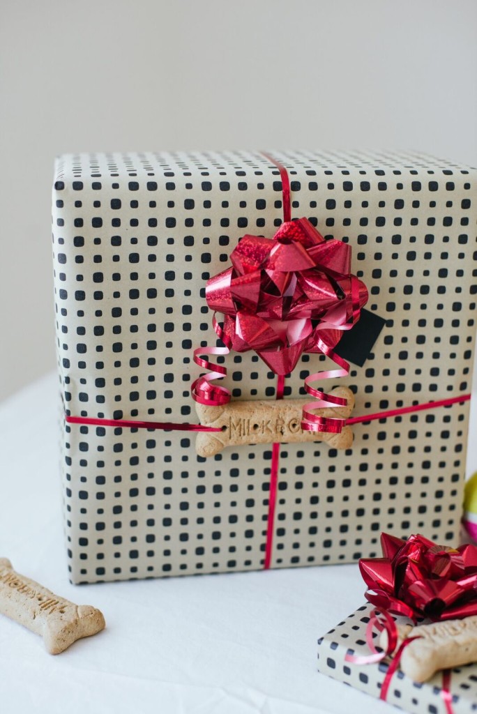 Dog Bone Gift Wrapping