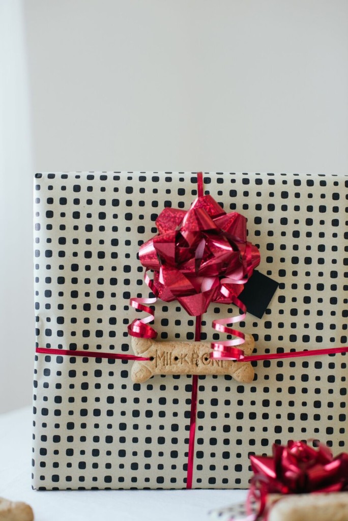 Dog Bone Gift Wrapping