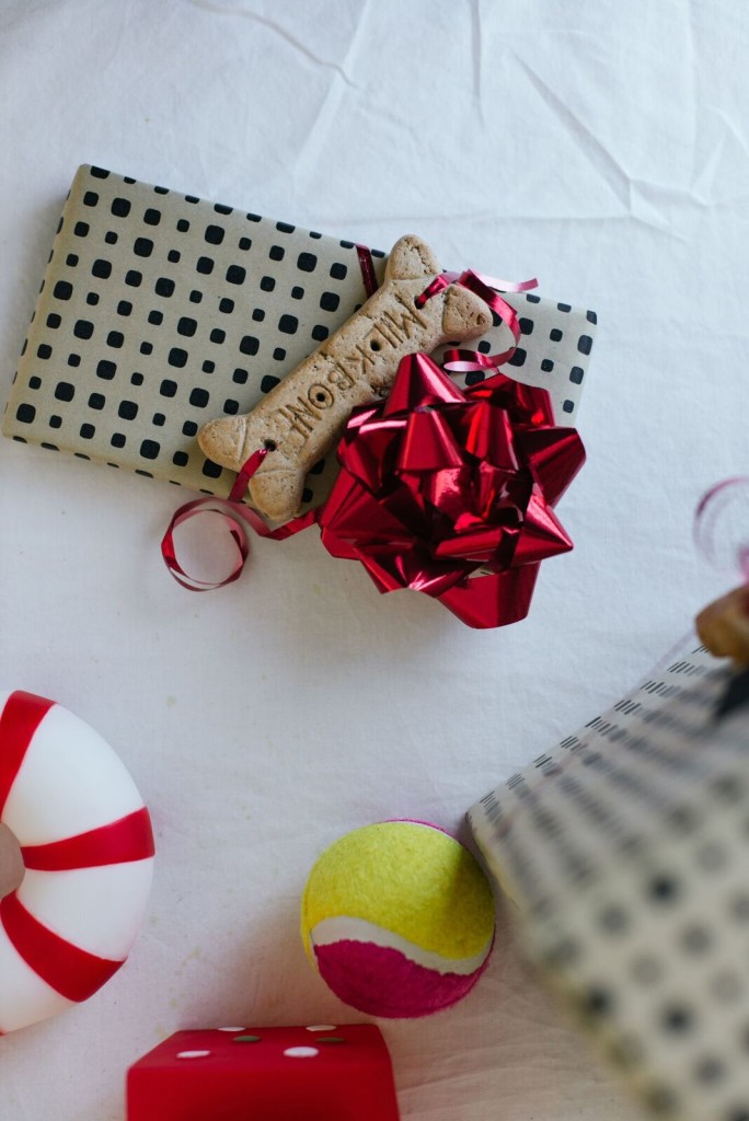 Dog Bone Gift Wrapping