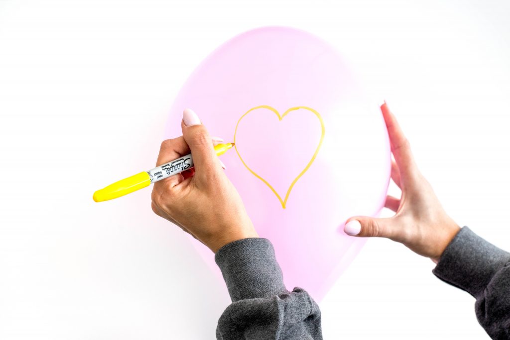 DIY Glitter Balloons