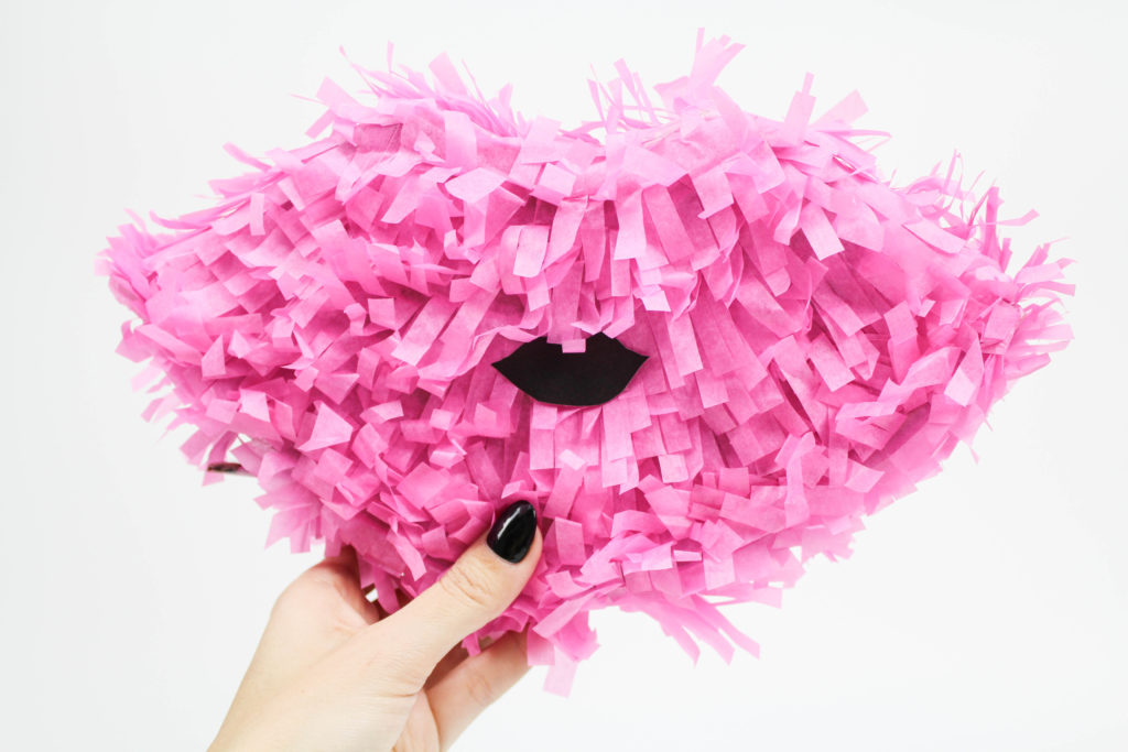 Valentine Lip Pinatas