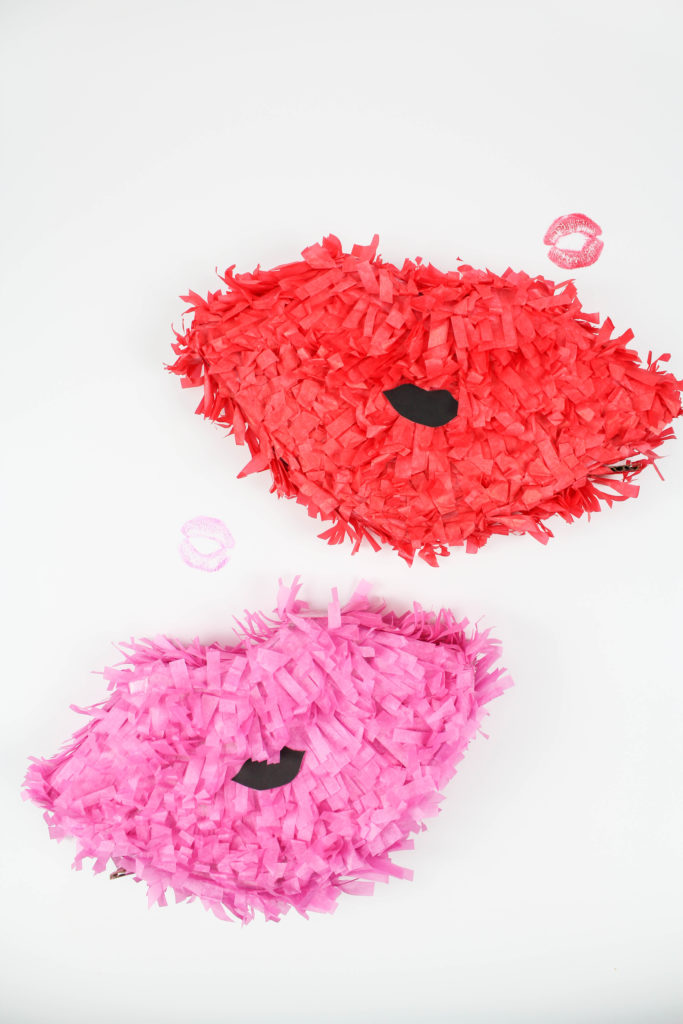 Valentine Lip Pinatas