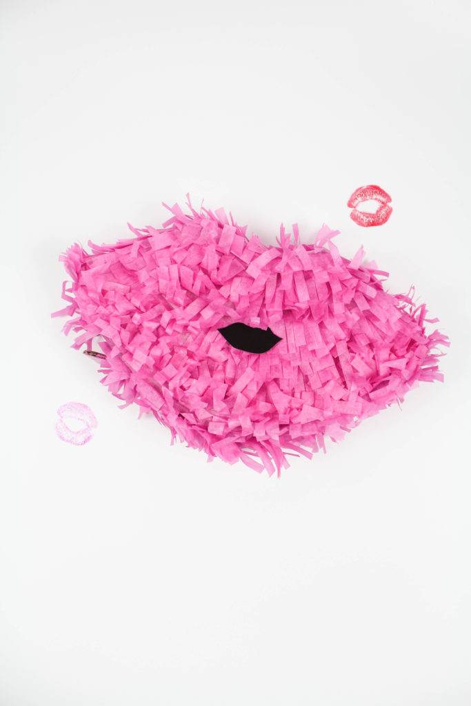 Valentine Lip Pinatas