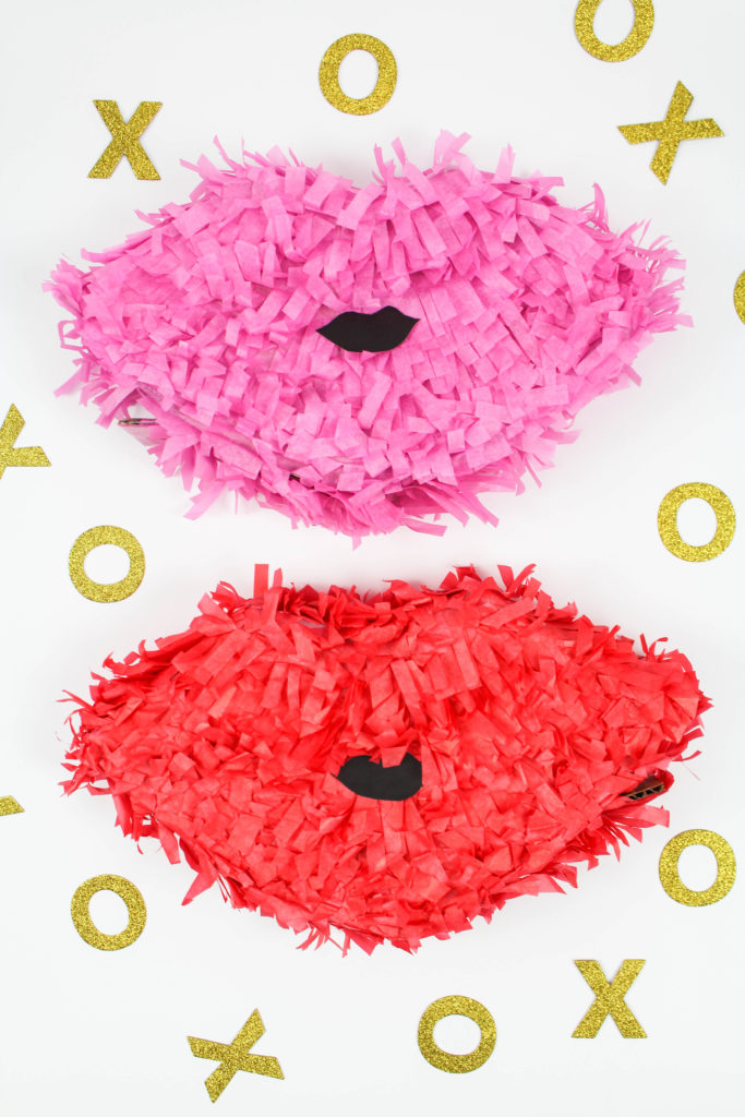 Valentine Lip Pinatas