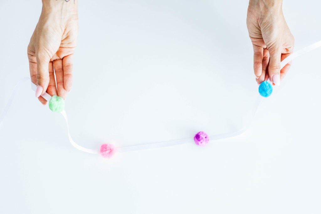 DIY Pom Pom Balloon Tails