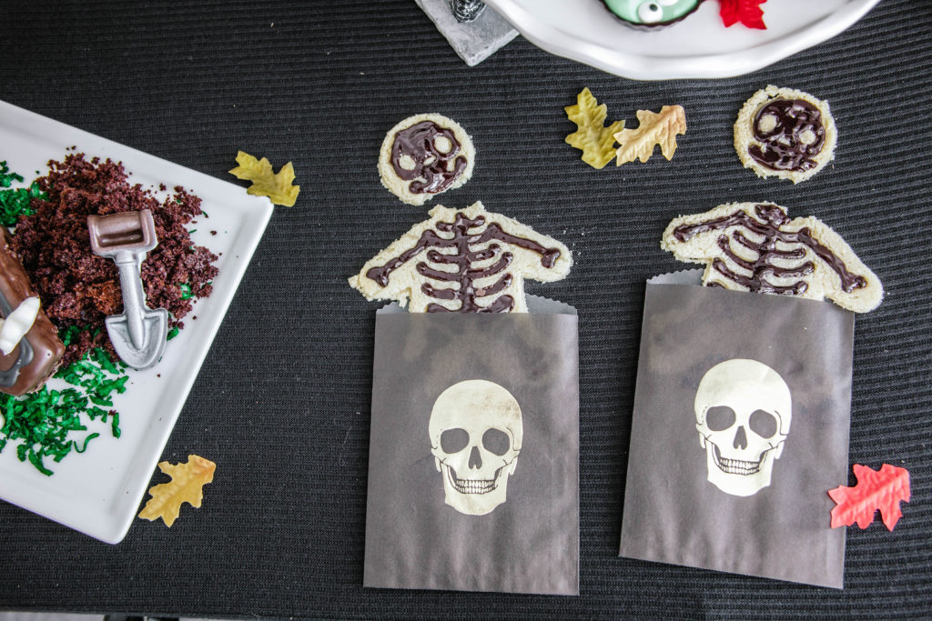 DIY Halloween Dessert Table