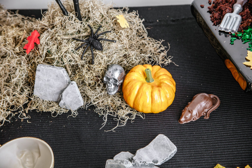 DIY Halloween Dessert Table