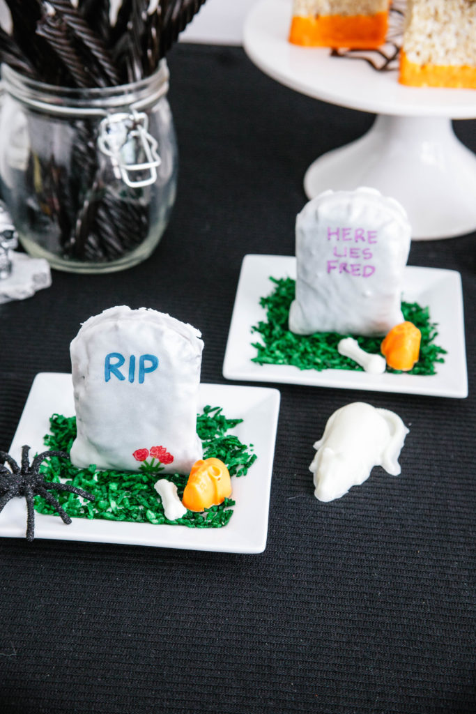 DIY Halloween Dessert Table