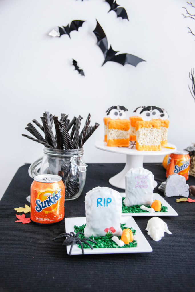 DIY Halloween Dessert Table