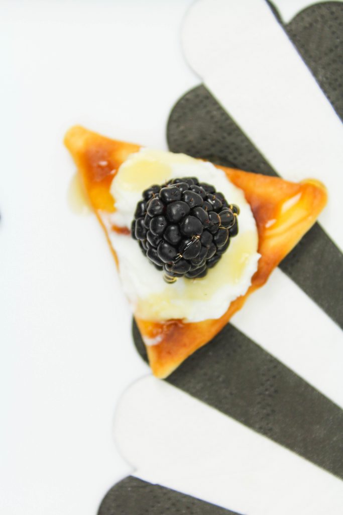 Blackberry, Goat Cheese and Honey Appetizers