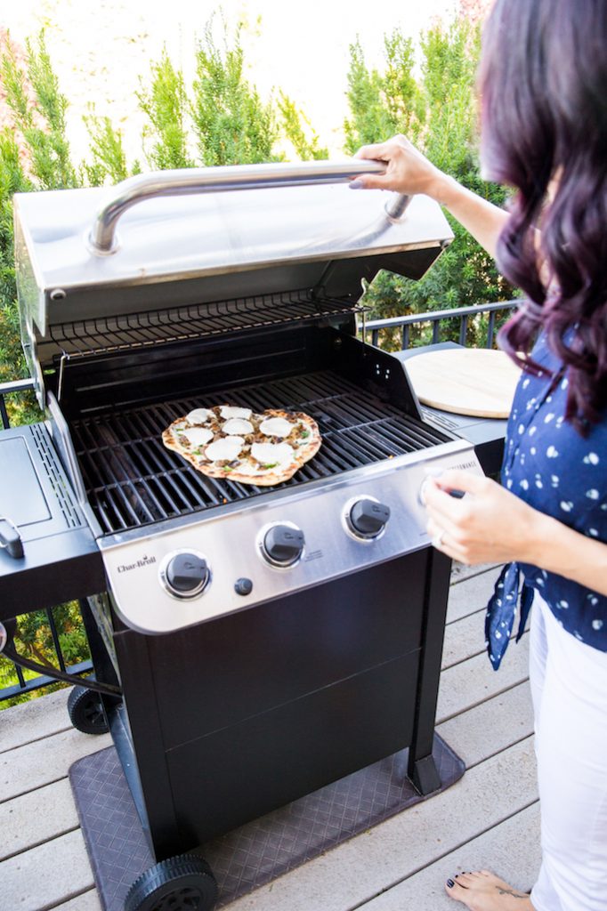 Outdoor Grilled Pizza Night