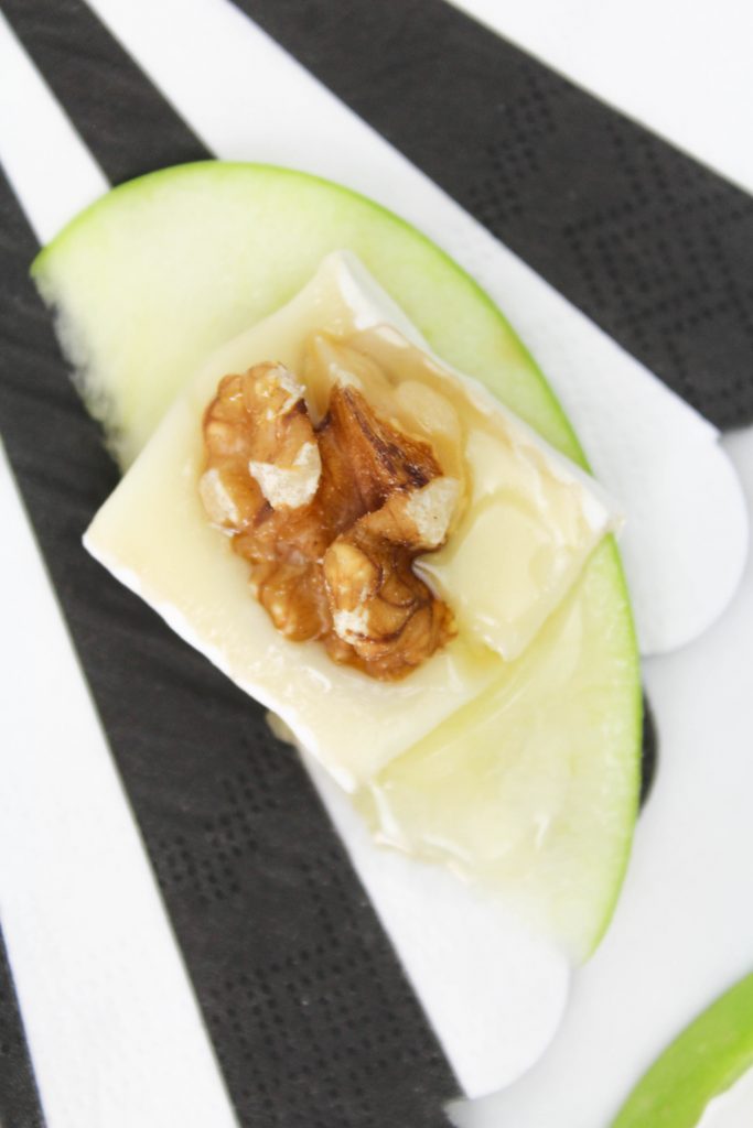 Easy Apple and Brie Appetizer