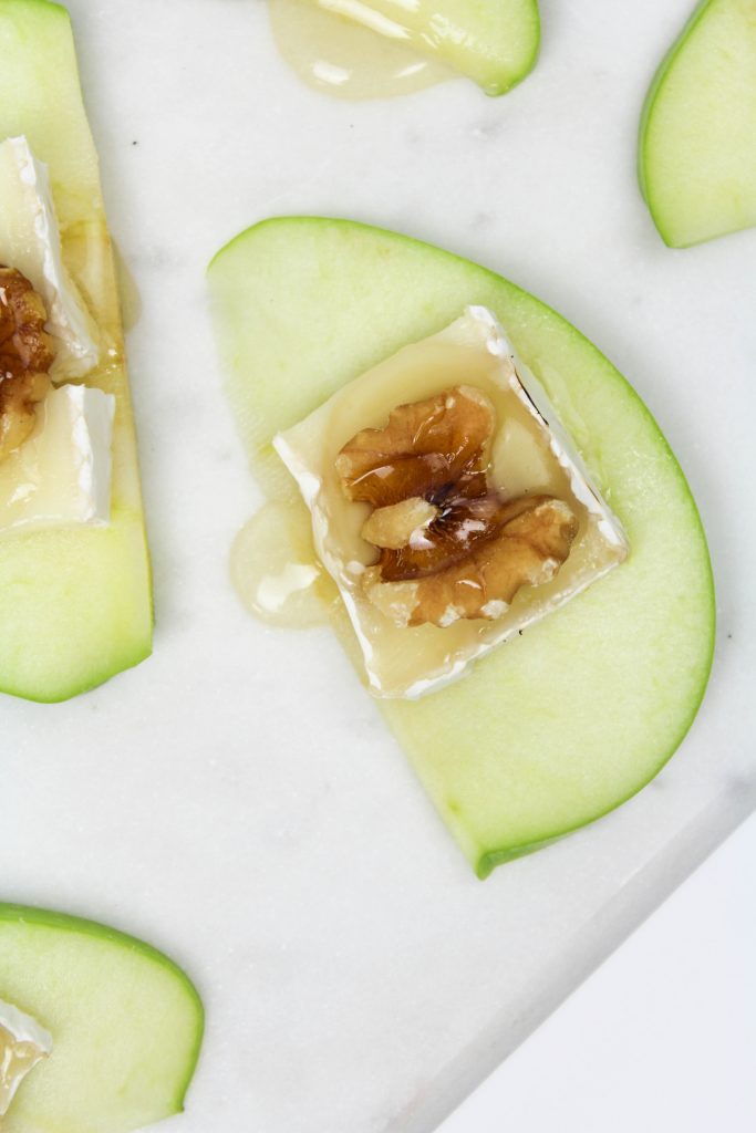 Easy Apple and Brie Appetizer