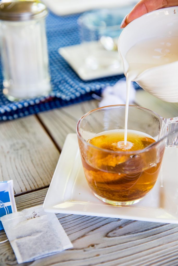 Chá com leite - Portuguese milk tea